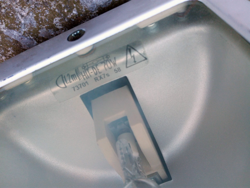 lampara aplique alogena metal 11-33x27x19 6u